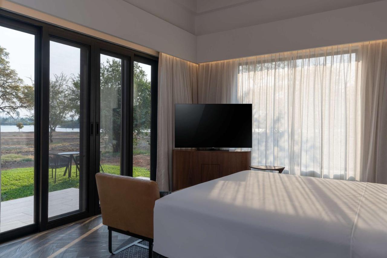 Radisson Blu Mosi-Oa-Tunya Livingstone Resort Exterior photo