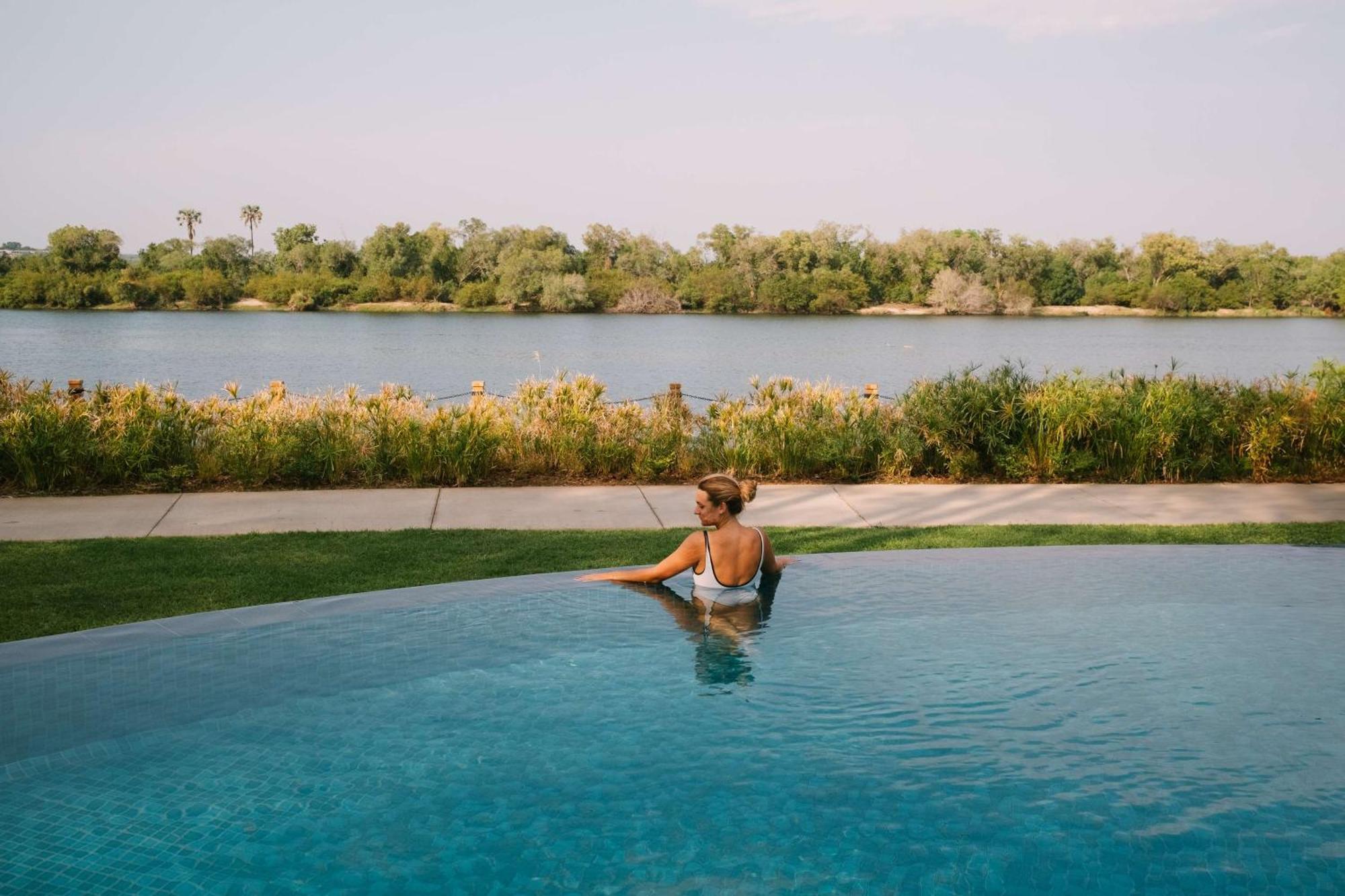 Radisson Blu Mosi-Oa-Tunya Livingstone Resort Exterior photo